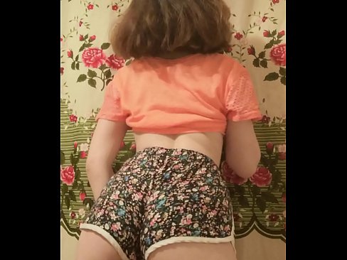 ❤️ Gadis muda seksi menanggalkan celana pendeknya di depan kamera Video seks di id.rostov-laminat.ru